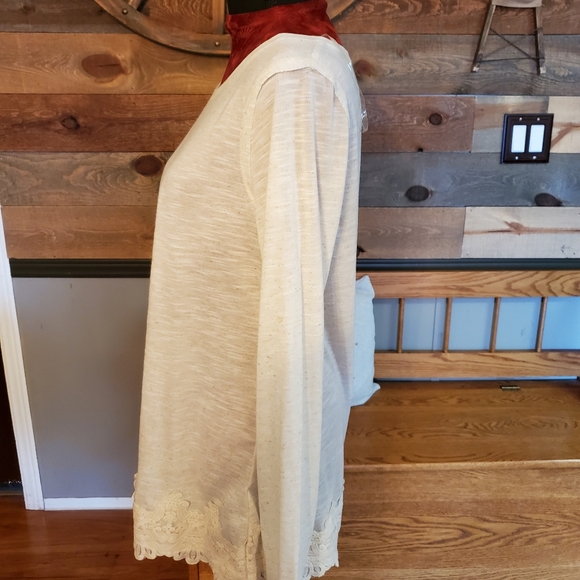 Rewind Cream Speckled w/ Lace Trim Accent Top - Picture 3 of 7